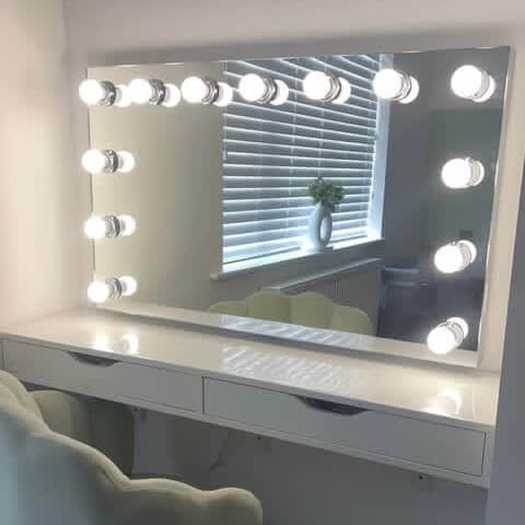 Hollywood Mirror / Dressing Room Mirror / Wall Hang Mirror / Triple Light Bulb Color
